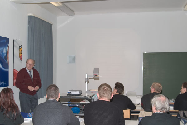 Herr Jost informiert